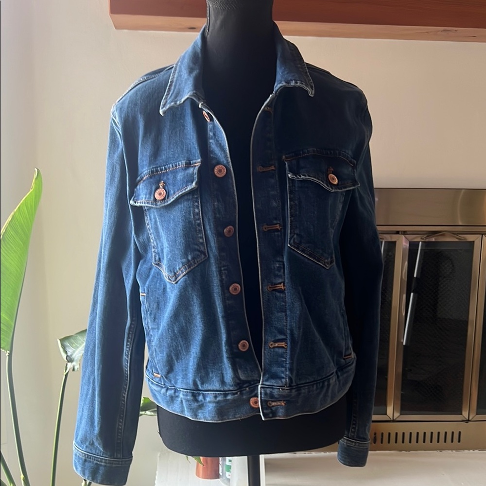 J CREW MERCANTILE Denim Jacket with Classic Design and Medium Wash